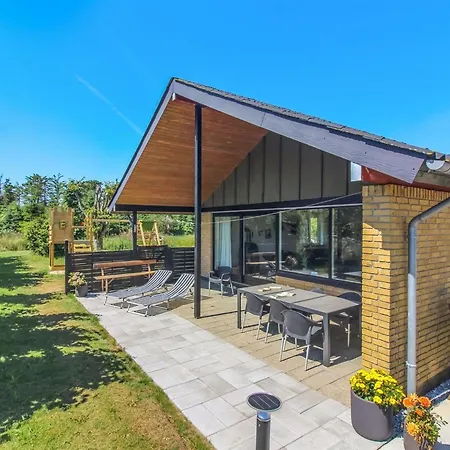 펜션 Urho - 500m From The Sea By Interhome