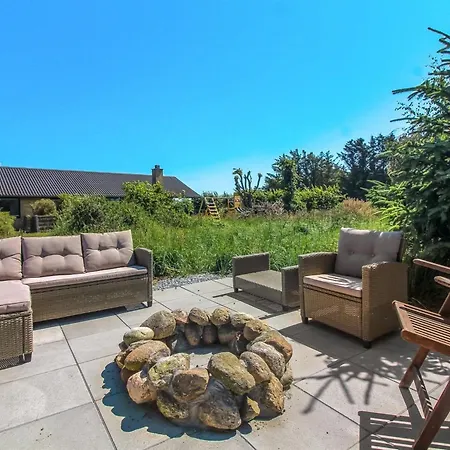 Urho - 500m From The Sea By Interhome *